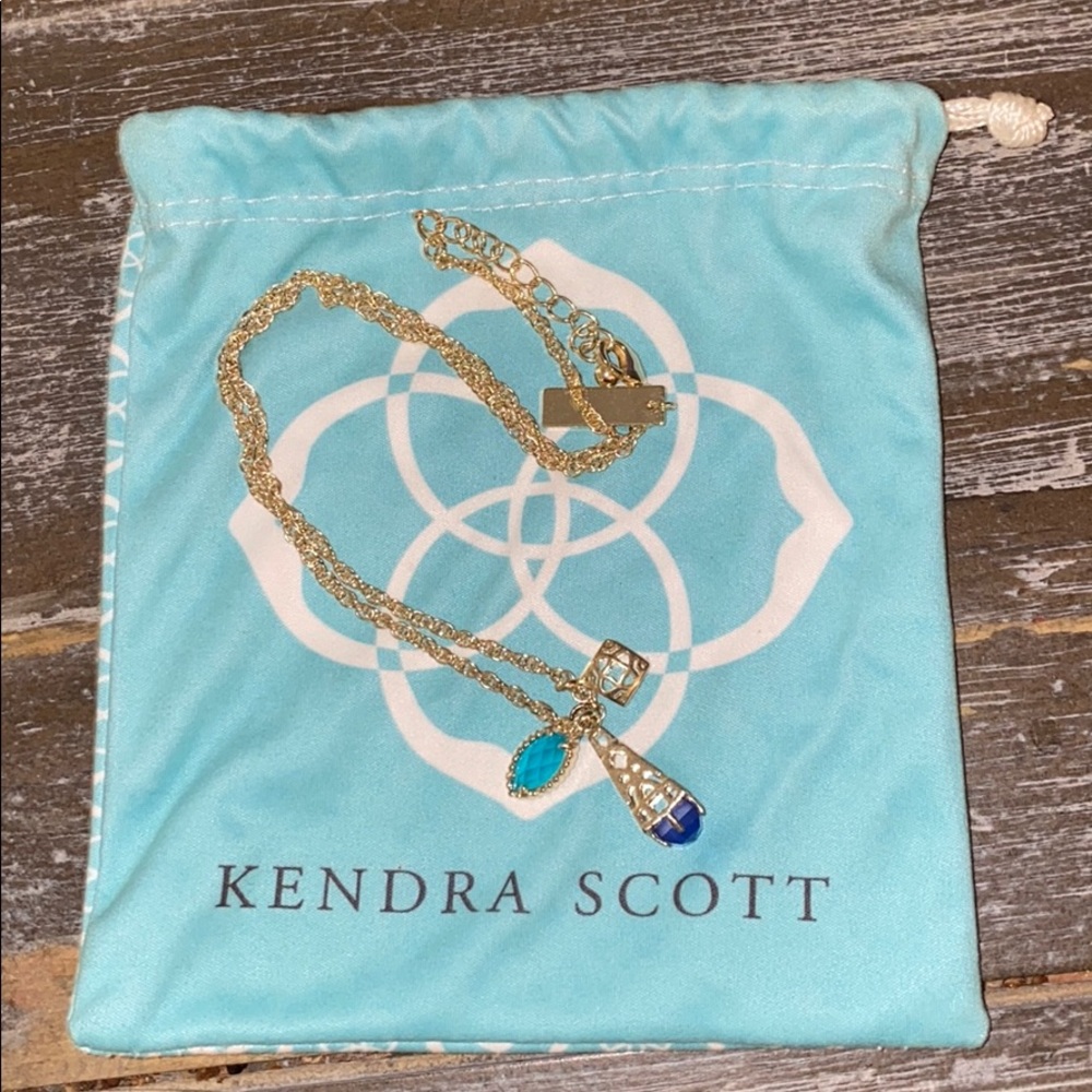 Kendra Scott necklace